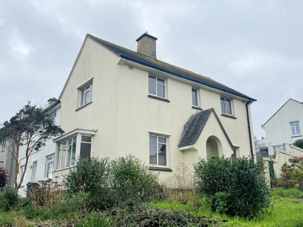 Lot: 12 - FREEHOLD HOUSE FOR IMPROVEMENT - External photo of property